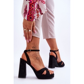 Sandales en daim noires à talons carrés puissants le noir 5