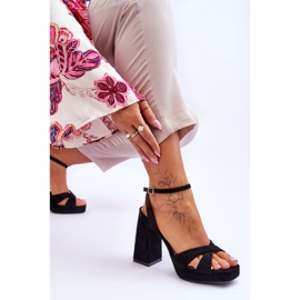 Sandales en daim noires à talons carrés puissants le noir 6