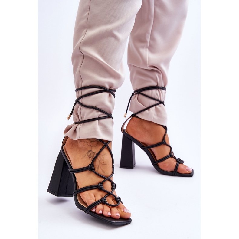 Sandales à Talons Nouées en Cuir Noir Amare 2