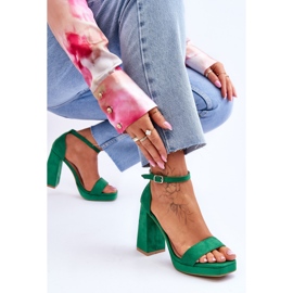 Sandales à talons carrés en daim vert Merila à la mode 4