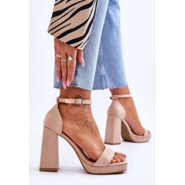 Sandales en daim à la mode avec un talon carré en merila beige 3