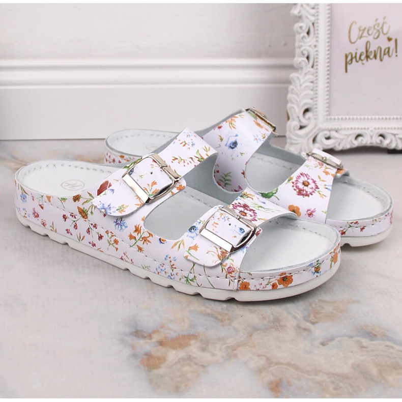 Tongs femme confortables en cuir à fleurs Helios 288 blanc 1