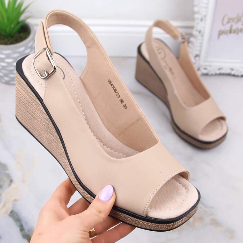 Sandales compensées en cuir confortables pour femmes Filippo DS4508 beige 1