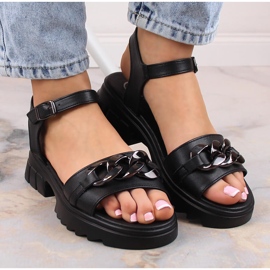 Sandales en cuir noir pour femmes avec une chaîne Filippo DS4614 le noir 5
