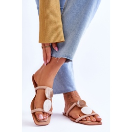 Chaussons en daim nude à ornements Victoria beige 2