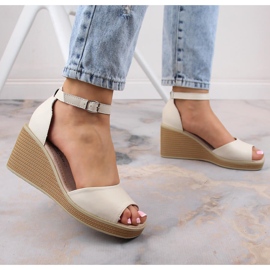 Sandales compensées en cuir confortables pour femmes Filippo DS4507 beige 4