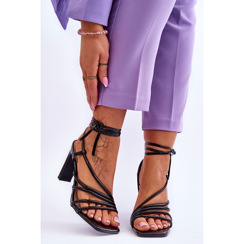 Sandales à talons noires à la mode Tessoro 1