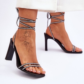 Élégantes sandales Nessy noires nouées avec strass le noir 2