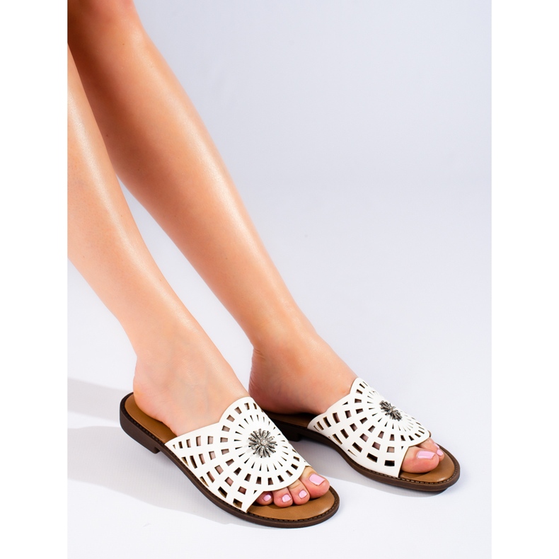 W. Potocki Babouches blanches ajourées pour femmes de chez Potocki 1