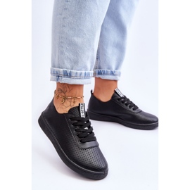 Baskets Lacets Ajourées Femme Noir Carinel blanc 2