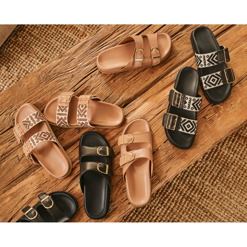 Marco Shoes Chaussons à boucles beige 1