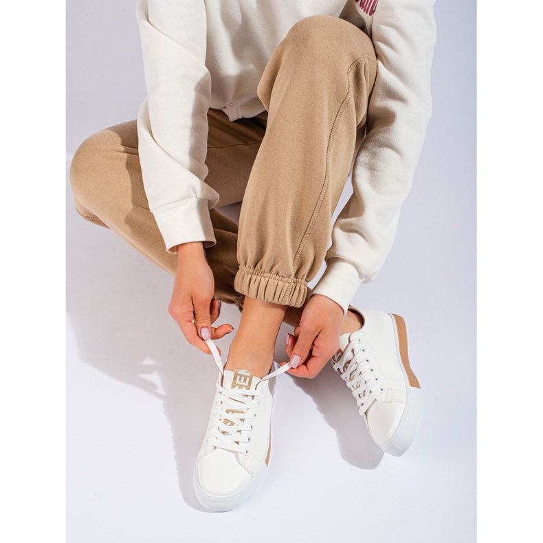 Chaussures de sport classiques blanches Shelovet 2