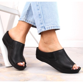 Sandales compensées femme cuir noir avec élastique T.Sokolski L22-518 le noir 1 Sandales compensées femme cuir noir avec élastique T.Sokolski L22-518 le noir 1