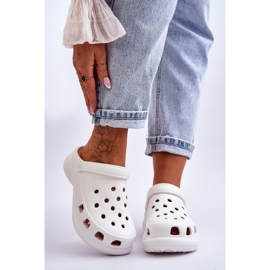 PG2 Foam Slides Crocs On A Chunky Sole Blanc Katniss blanche 4
