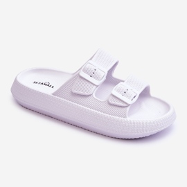 Chaussons en Mousse pour Femme à Rayures Blanc Sharmen blanche 1