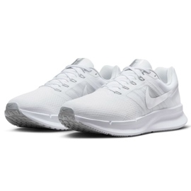 Chaussures running Nike Run Swift 3 W DR2698 101 blanche 2