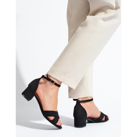 Sandales à talons bas en daim noir élégant de Shelovet le noir 3