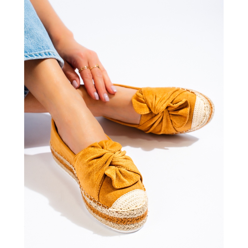 Espadrilles à plateforme en daim avec un nœud de Shelovet camel jaune 2