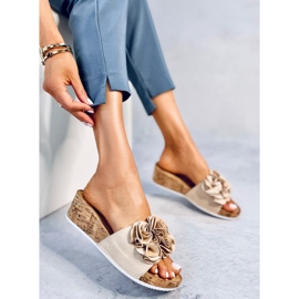 BM Sandales compensées à fleurs de Peluso Beige 1