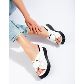 Sandales compensées blanches Shelovet 2
