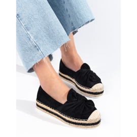 Espadrilles en daim noir sur la plateforme avec un nœud de Shelovet le noir 1