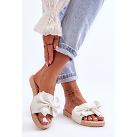 FK1 Pantoufles pour femmes à la mode avec un nœud Estera blanc blanche 3