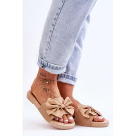 FK1 Chaussons pour femmes à la mode avec un nœud en beige Estera 1